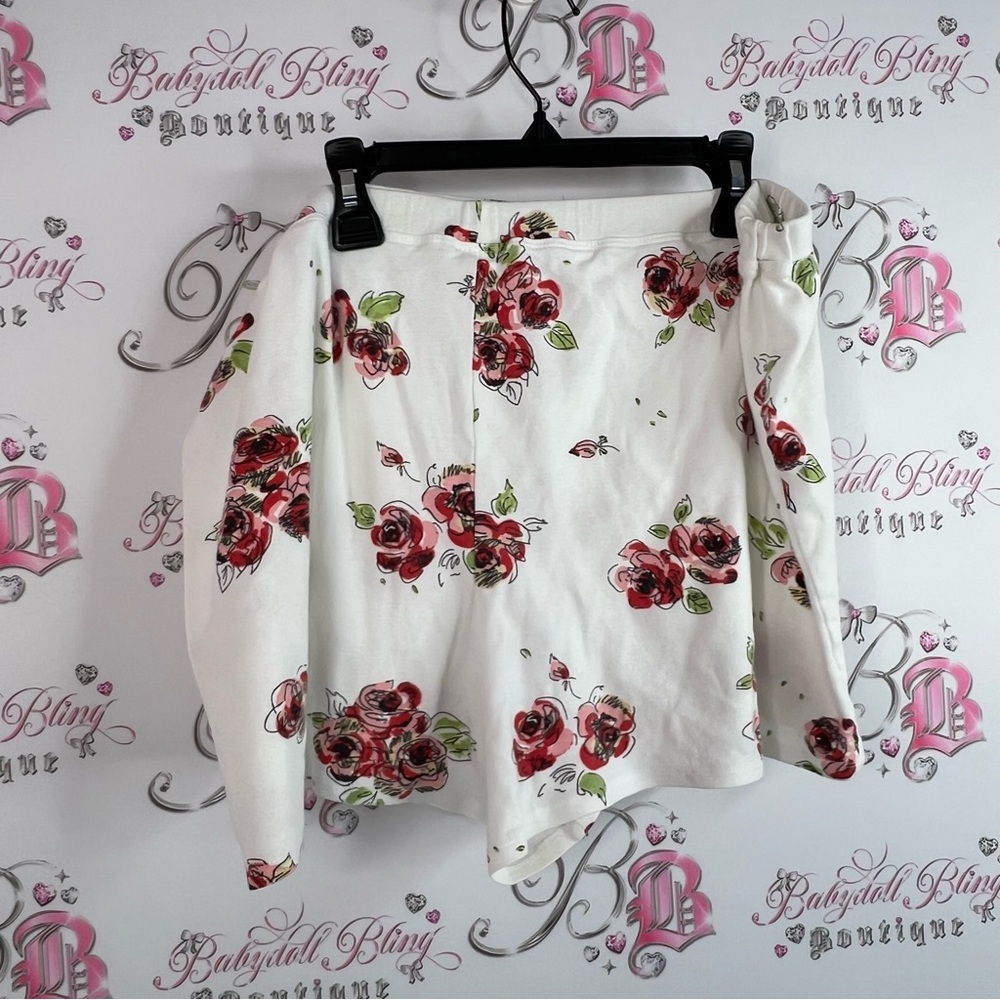 Komar shorts White Floral Shorts flowers roses pink red green drawing style - Picture 2 of 9